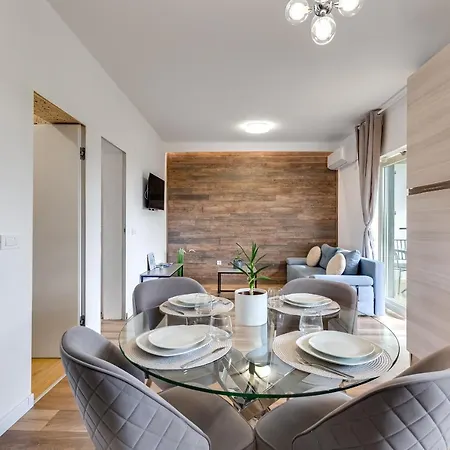 Teona Luxury With Terrace