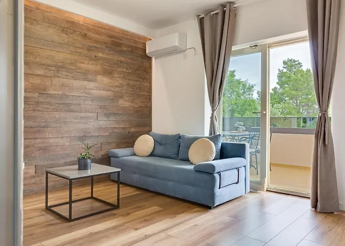 Teona Luxury With Terrace