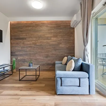 Teona Luxury With Terrace Apartment Sali