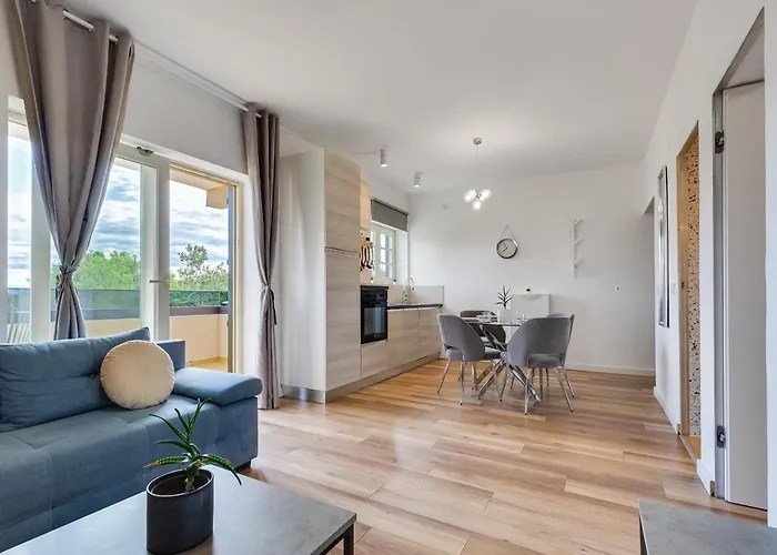 Teona Luxury With Terrace شقة